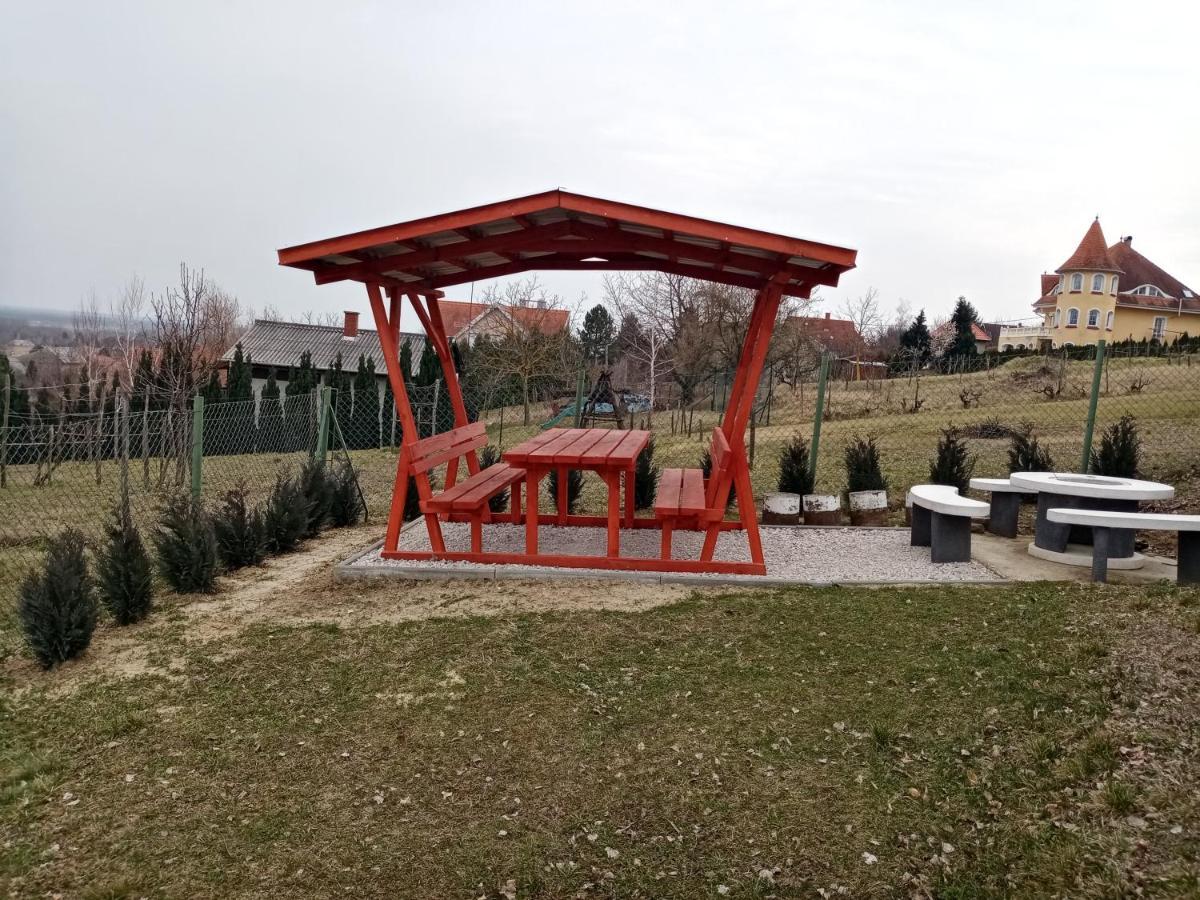 Karesz nyaralóház Zalakaros Kültér fotó